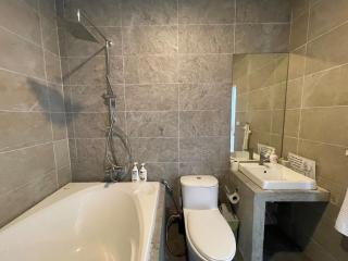 2 Bedder Beach Front Condo in Prime Location - Hua Hin - 4