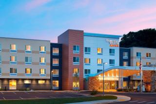 Fairfield Inn & Suites by Marriott Springfield Northampton/Amherst - Northampton - 0