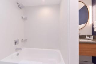 Fairfield Inn and Suites by Marriott Bakersfield Central - Bakersfield - 3