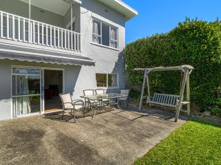 Unwind at Tindalls Bay - Whangaparaoa Apartment - 0