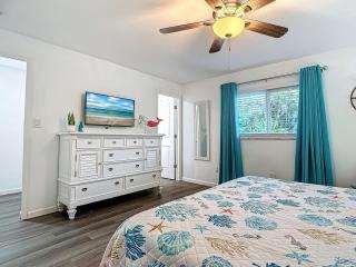 Bring Your Boat! Updated Home Close to 3 Beaches - Fort Myers - 1