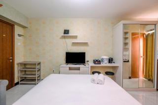 Relax and Homey Studio Room at Cinere Resort Apartment By Travelio - Depok - 4