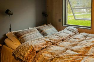 Architect Cabin Embraced By Sea And Mountains - Storvik - 9
