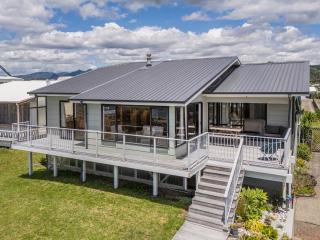 Jack and Enids Whangamata Beach House - 6