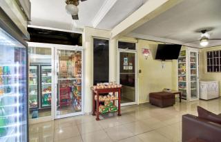 Tropical Island Apartahotel- one bedroom looking to the city - La Viva - 4