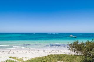 Ledge on the Beach - Nestled right by the waters edge - Ledge Point - 3