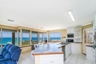 Ledge on the Beach - Nestled right by the waters edge - 8