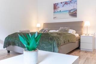 Budget-Friendly 2BR Apt with Great Location - 3