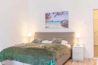 Budget-Friendly 2BR Apt with Great Location - 5