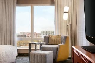 Courtyard by Marriott Tysons McLean - Tysons Corner - 4