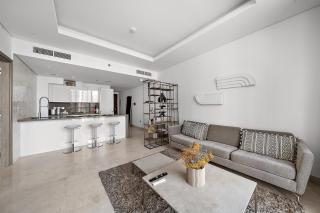 Luxury Living in Sterling West - 3