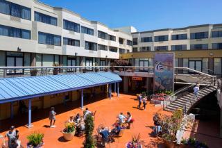 Courtyard by Marriott Fishermans Wharf - 2