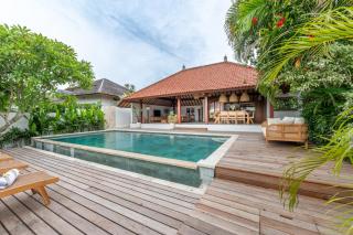 Villa Kimaya - 3BR Tropical Luxury Pool Villa in Canggu - 1