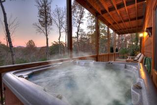 Almost Heaven Pet-friendly steamy hot tub pool table firepit - Mineral Bluff - 8