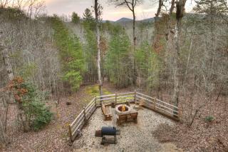 Almost Heaven Pet-friendly steamy hot tub pool table firepit - Mineral Bluff - 4