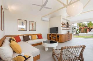 Villa Biro - Stylish 2BR Umalas Villa with AC Living Room & Rice Field Views - Canggu - 9