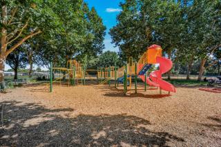 495 - Upscale Home with AC and Patio near Meta and Stanford - 1