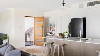 Encore five nine – luxurious absolute beach front apartment - Soldiers Point - 1