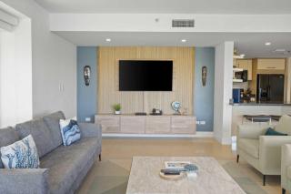 Beachfront - Sapphire Vista 3BR condo - A247 - Palm-Eagle Beach - 1