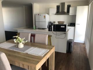 4 Bedroom Wandina Home - 5 TVs & Close to Shopping Centre - Geraldton - 9