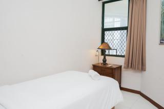 Spacious and Premium 3BR Apartment with City View Sudirman Tower Condominium By Travelio - Jakarta - 8