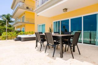 Beachfront - Ocean Extravaganza 3BR condo - E121 - Palm-Eagle Beach - 9