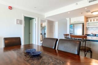 Beachfront - Glamour View 3BR condo - E422 - Palm-Eagle Beach - 4