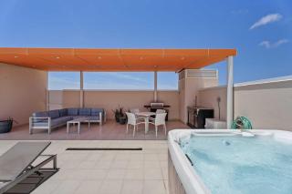 Beach View- Scenic View Penthouse 2BR condo- LV607 - Palm-Eagle Beach - 7