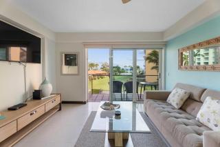 Beachfront - Ocean Comfort 2BR condo - P216 - Palm-Eagle Beach - 8