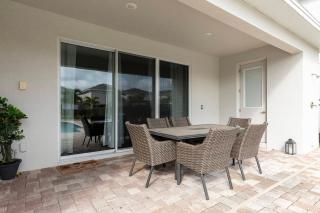 Chic Gateway - 5 Bedroom with Pool and Spa - Orlando - 3