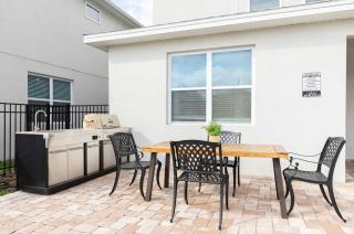 Chic Gateway - 5 Bedroom with Pool and Spa - Orlando - 2
