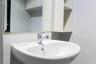 Comfort 1BR at Casa De Parco Apartment By Travelio - Tangerang - 3