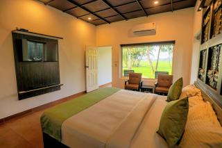 Paadam by the backwaters - Kumarakom - 6