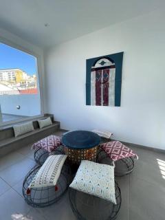 Luxury 2-BR Apartment in The Nook with Lift Access and Prime Central Location - 5