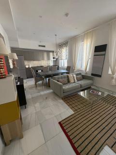 Luxury 2-BR Apartment in The Nook with Lift Access and Prime Central Location - Gibilterra - 8