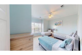 Golfer Hideaway in Prestigious Litchfield - 2