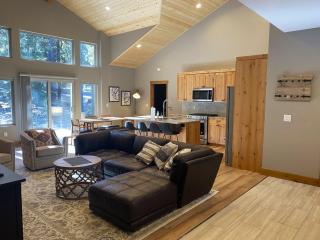 SH7 - Inviting & Open Ranch Style Home - Black Butte Ranch - 9