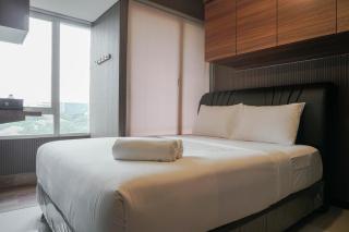 Comfortable 1BR at Nifarro Park Apartment By Travelio - Giacarta - 0