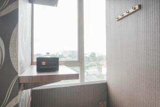 Comfortable 1BR at Nifarro Park Apartment By Travelio - Giacarta - 4