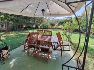 Ellgasi Charming & Cozy Apartment - 6