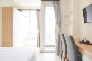 Best Studio with Pool View at Menteng Park Apartment By Travelio - 7