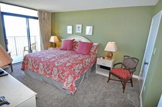 Oceanfront 305, Enjoy, Shop, Walk to Beach Bars, Main Street - Myrtle Beach - 2