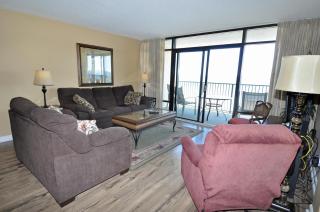 Oceanfront 305, Enjoy, Shop, Walk to Beach Bars, Main Street - Myrtle Beach - 1