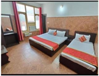 Hotel Daya's Paradise, 700m from Bus stand, Katra - Katra - 0