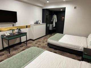 MB Hotel - - 4