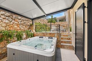 Crepsa Paradise with Jacuzzi - Couple Getaway - Cres - 3