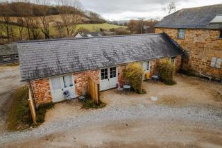 Crepe Farm Barns - Bridport - 1