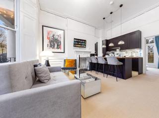 Portobello Large Snug - London - 8