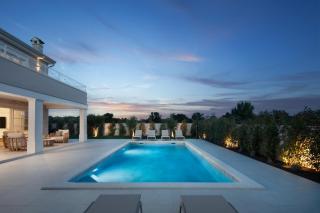Luxury Gabriel Residence for 8 people with 32 m2 private salt-water pool in Central Istria - Žminj - 9