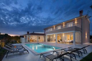 Luxury Villa Simona Residence for 8 people in Central Istria with 32 m2 salt-water pool - Žminj - 2
